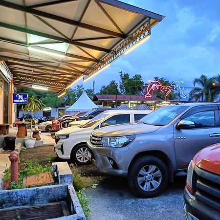 Hotel Nawar Pasir Mas Extérieur photo