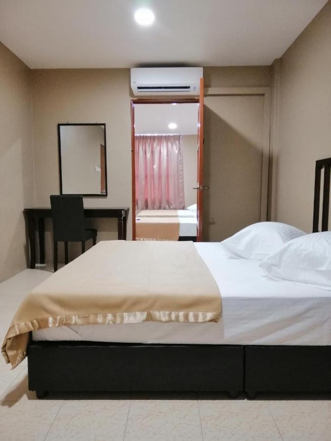 Hotel Nawar Pasir Mas Extérieur photo