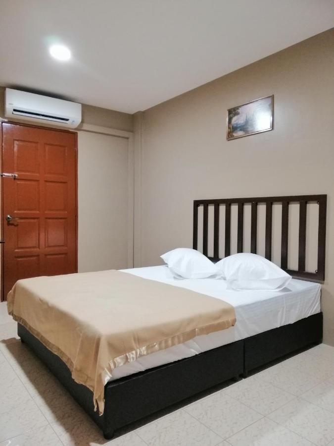 Hotel Nawar Pasir Mas Extérieur photo