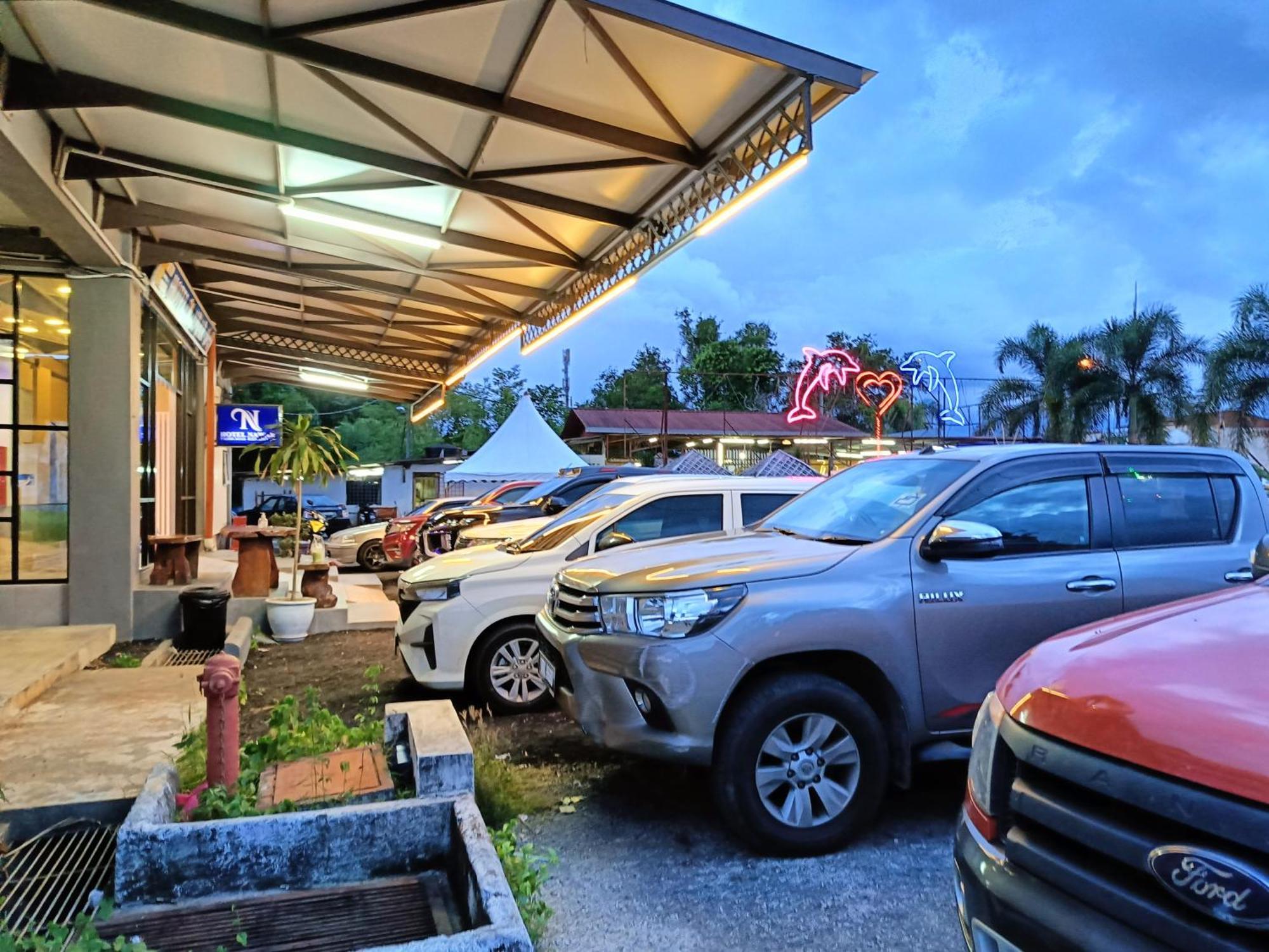 Hotel Nawar Pasir Mas Extérieur photo